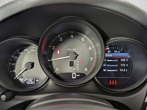 Certified 2023 Porsche Macan AWD/4WD image 16