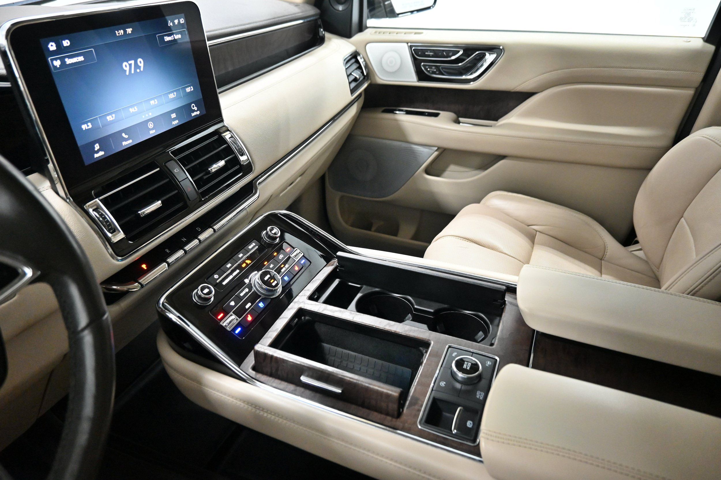 Used 2020 Lincoln Navigator Reserve w/ Luxury Package AWD/4WD image 15