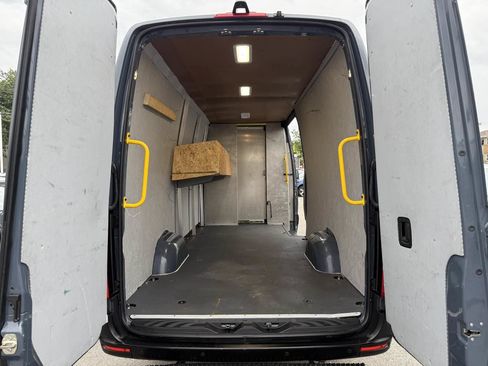 Used 2019 Mercedes-Benz Sprinter 170 image 24