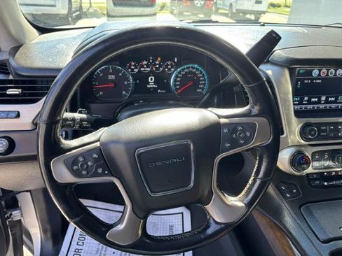 Used 2019 GMC Yukon Denali RWD image 7