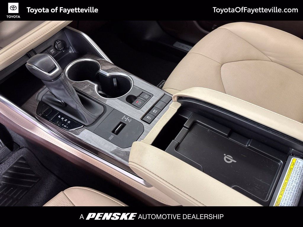 Used 2021 Toyota Highlander Limited FWD image 41