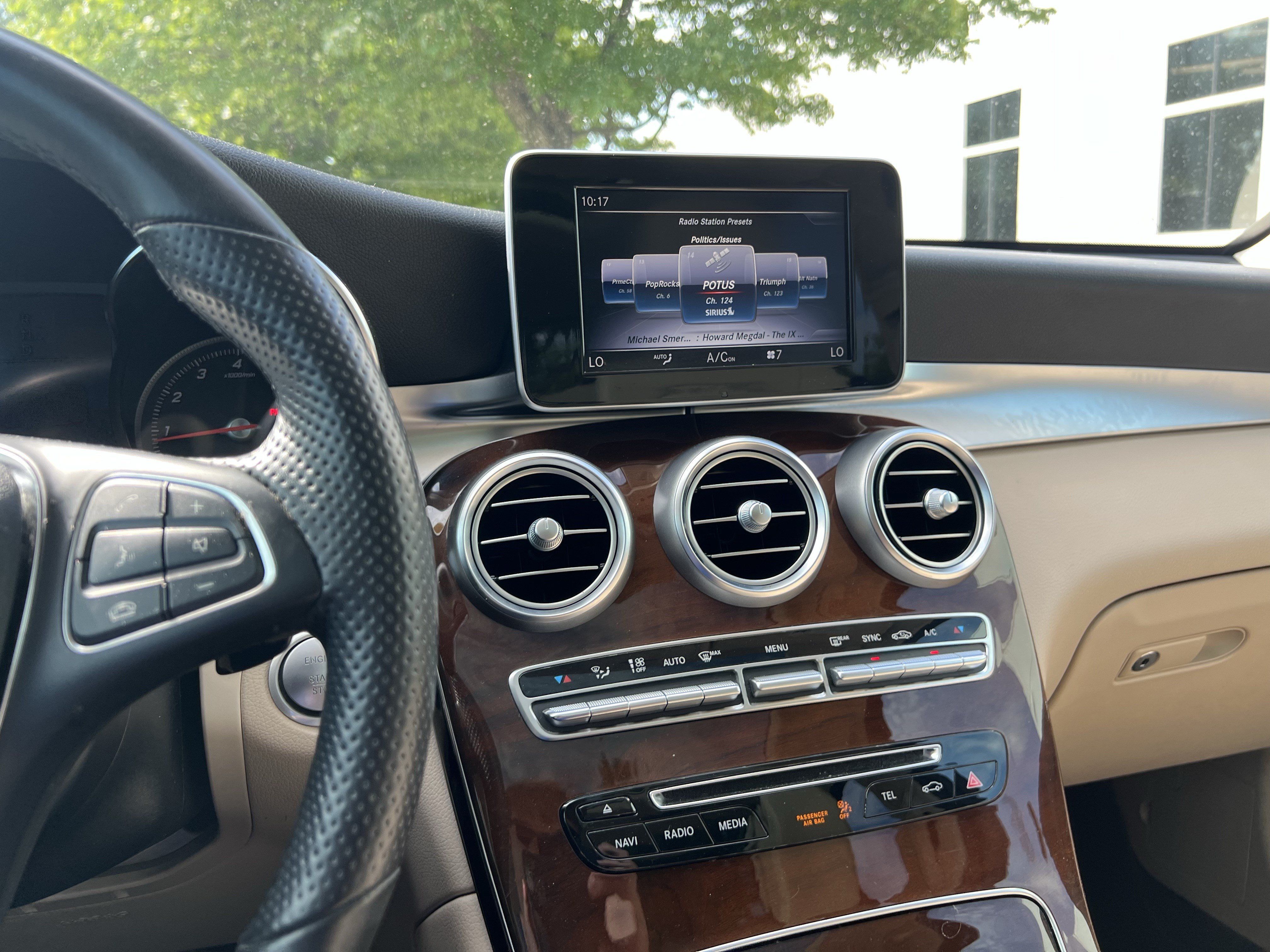 Used 2019 Mercedes-Benz GLC 300 image 31