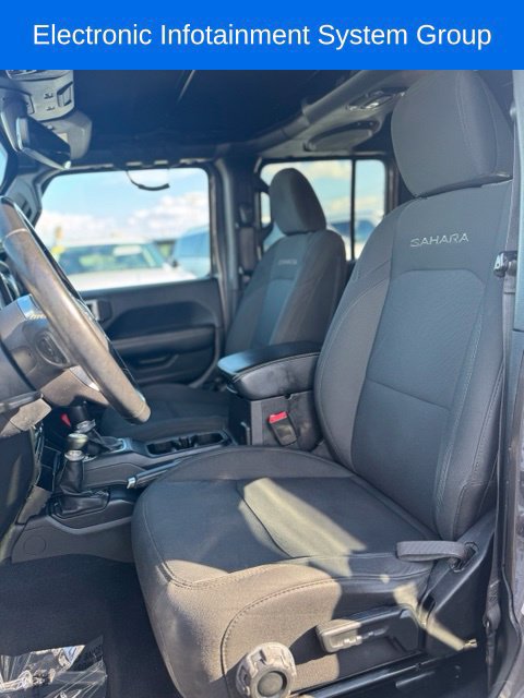 Used 2018 Jeep Wrangler Unlimited Sahara AWD/4WD image 14