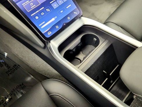 Used 2023 Lucid Air Pure RWD image 16