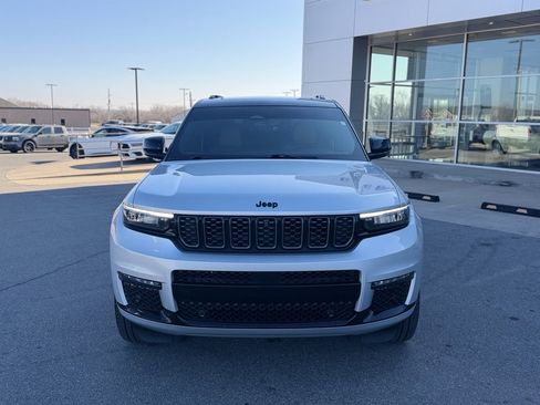 Used 2023 Jeep Grand Cherokee L Summit image 4