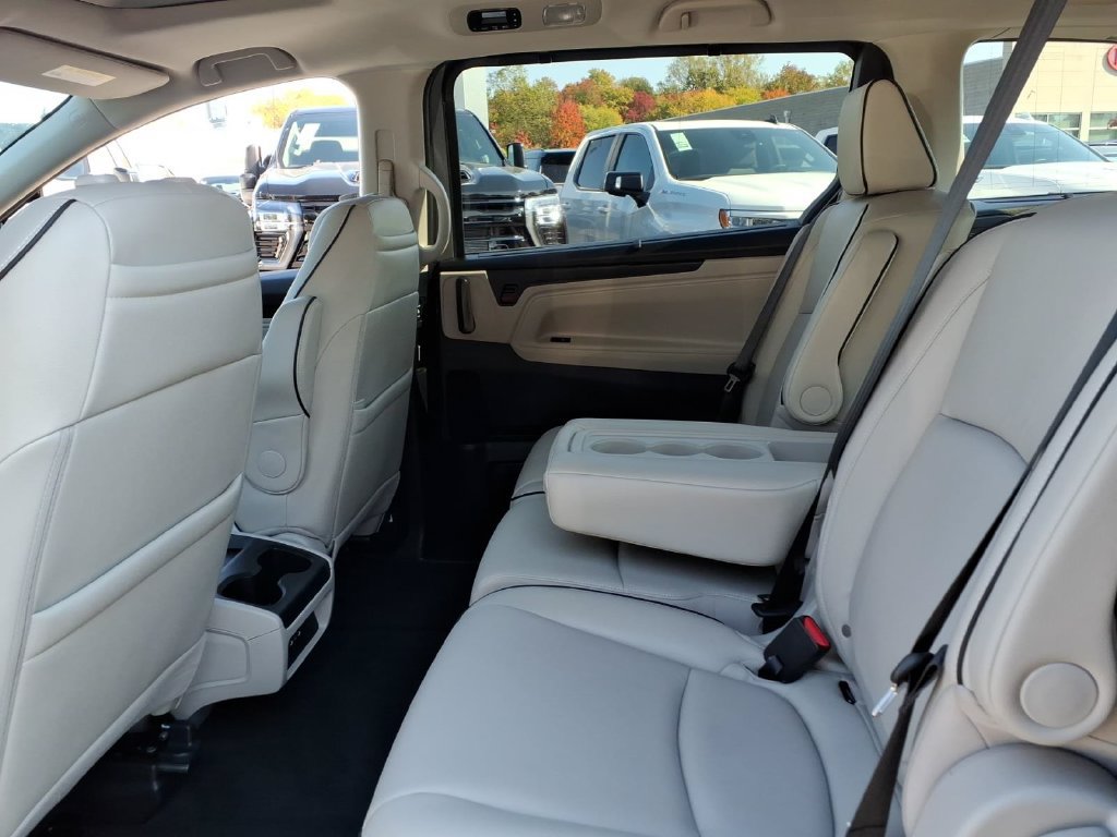 Used 2025 Honda Odyssey Touring image 16