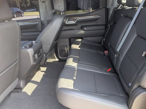 Used 2022 Chevrolet Silverado 1500 LT Trail Boss w/ Convenience Package II AWD/4WD image 30