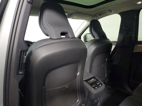 Certified 2025 Volvo XC90 B6 Core w/ Climate Package image 17