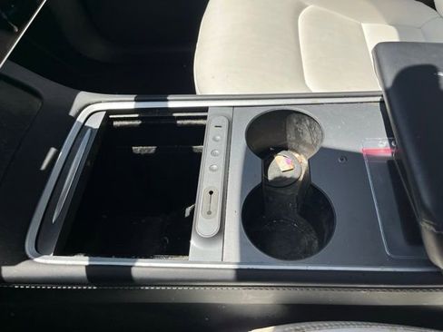 Used 2023 Tesla Model Y Long Range AWD/4WD image 21
