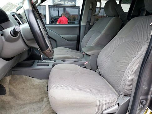 Used 2017 Nissan Frontier SV RWD image 11