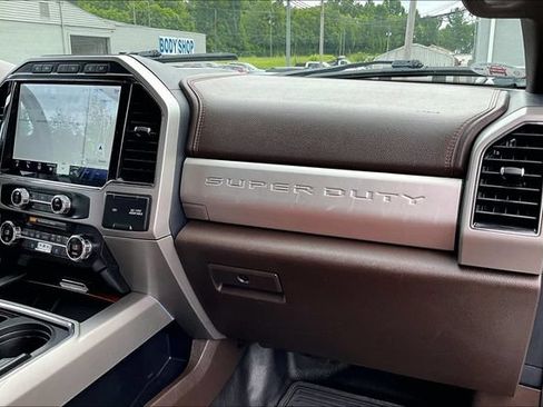 Used 2022 Ford F350 King Ranch w/ King Ranch Ultimate Package AWD/4WD image 15
