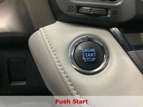 Used 2017 Toyota RAV4 XLE image 20