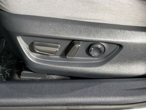 Used 2025 Toyota Camry LE image 16