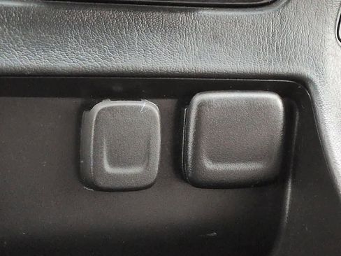 Used 2018 GMC Yukon SLT image 33