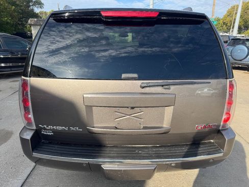 Used 2013 GMC Yukon XL Denali image 6