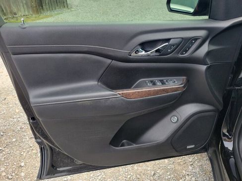 Used 2021 GMC Acadia Denali w/ Denali Technology Package image 26