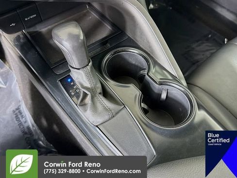 Used 2020 Toyota Camry SE image 19