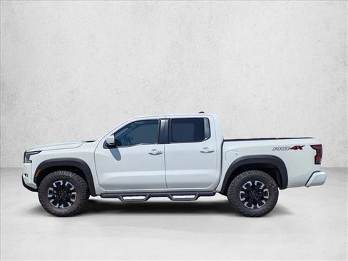 Used 2022 Nissan Frontier PRO-4X w/ Technology Package AWD/4WD image 9