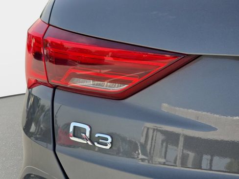 Used 2021 Audi Q3 2.0T Premium w/ Convenience Package AWD/4WD image 30