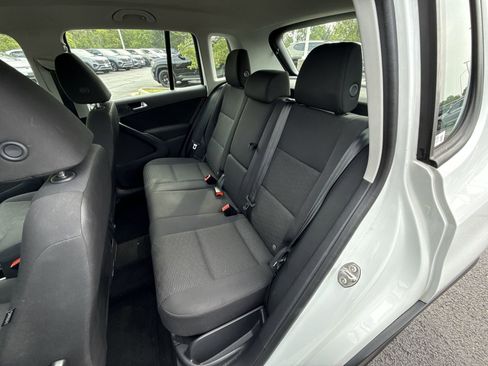 Used 2018 Volkswagen Tiguan Limited image 22