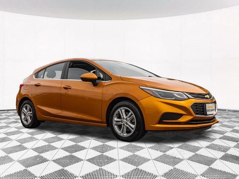 Used 2017 Chevrolet Cruze LT w/ Convenience Package FWD image 12