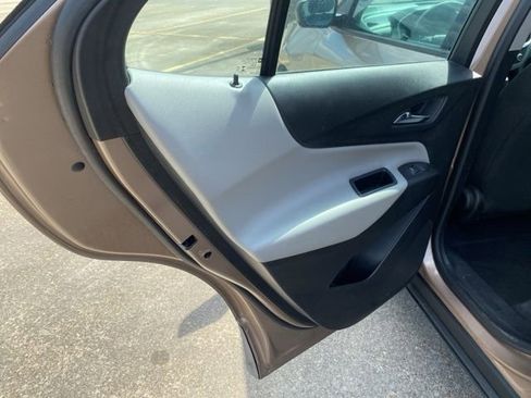 Used 2019 Chevrolet Equinox LS image 14