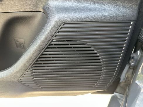 Used 2025 Toyota Prius Plug-In Hybrid FWD image 32