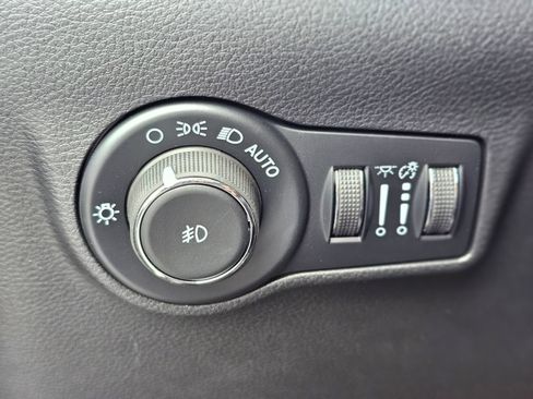 New 2026 Jeep Compass Latitude AWD/4WD image 17