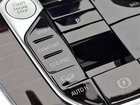 New 2026 BMW X7 xDrive40i w/ M Sport Package image 16