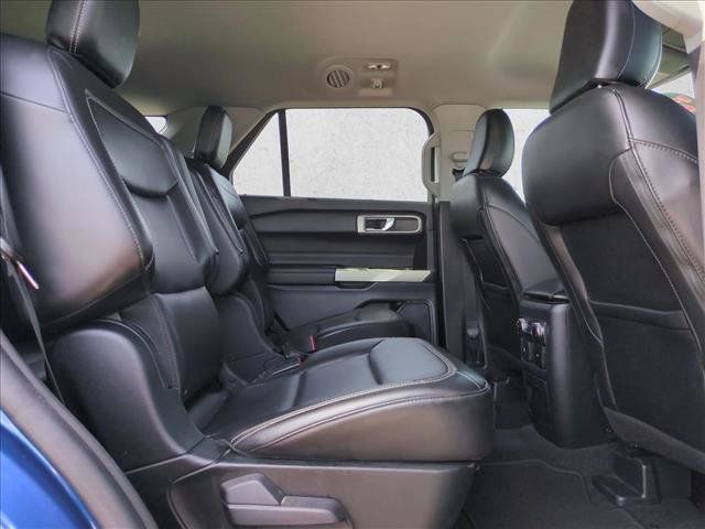Used 2022 Ford Explorer XLT w/ Equipment Group 202A RWD image 19