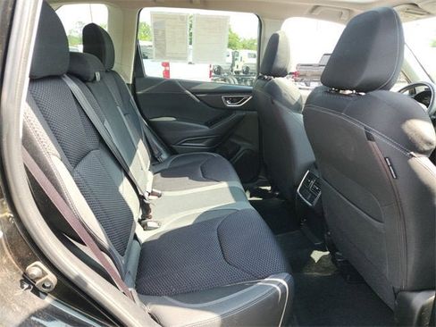 Used 2022 Subaru Forester Premium image 12