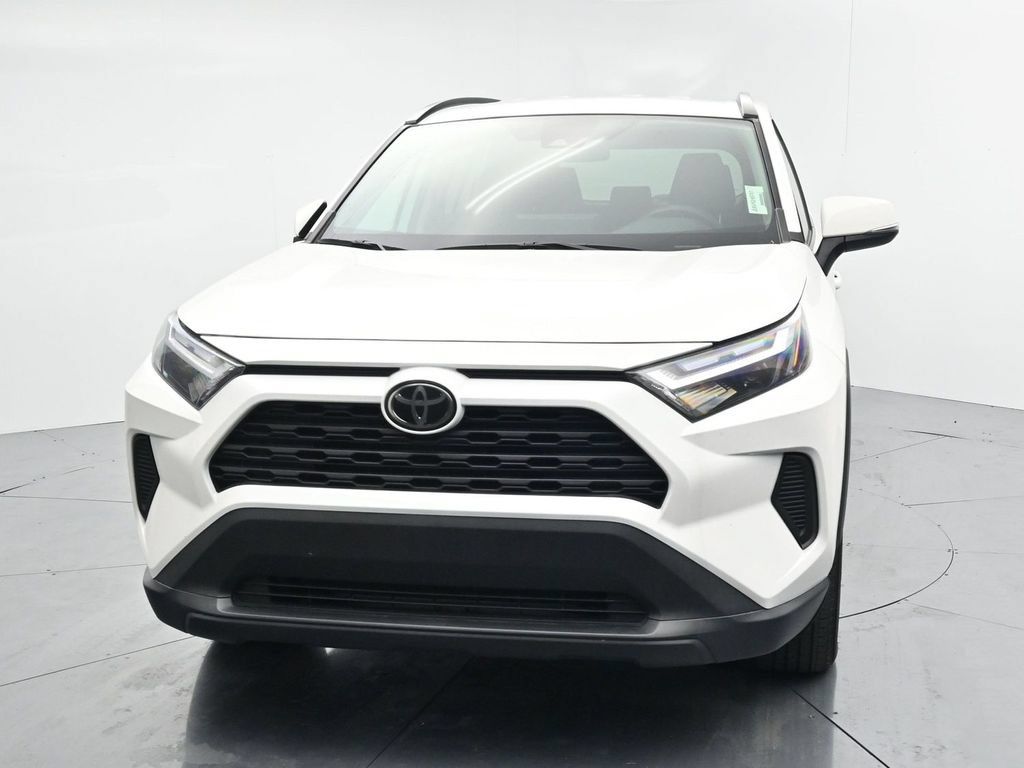 Used 2024 Toyota RAV4 XLE AWD/4WD image 3