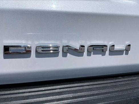 Used 2023 GMC Yukon Denali Ultimate AWD/4WD image 10