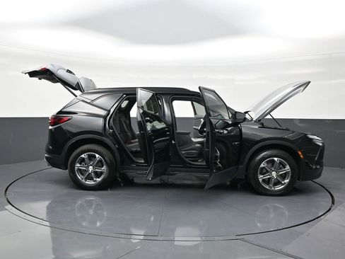 Used 2024 Chevrolet Blazer LT FWD image 30