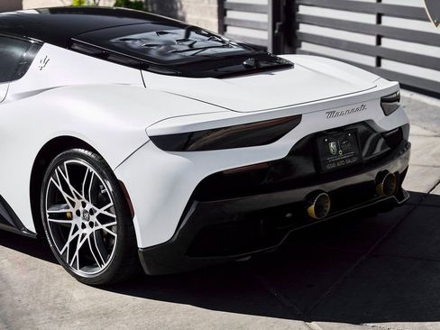 Used 2023 Maserati MC20 Coupe image 13