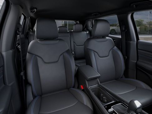 New 2026 Jeep Compass Limited AWD/4WD image 17