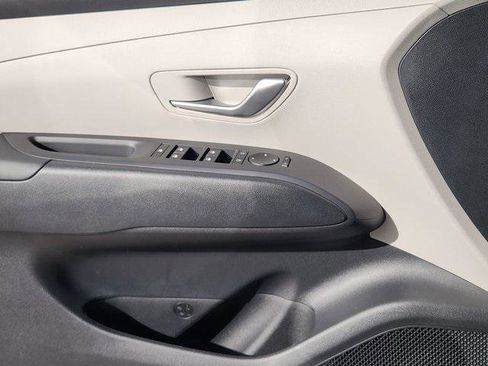 New 2026 Hyundai Tucson SE image 16