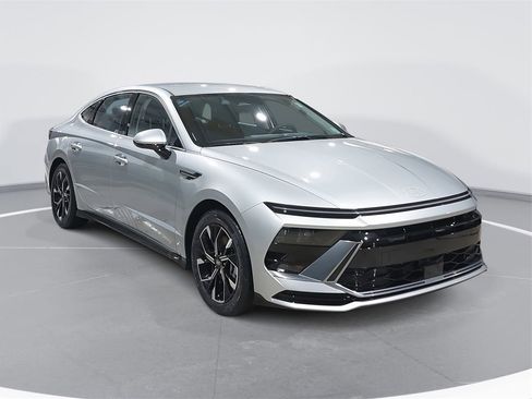 Certified 2025 Hyundai Sonata SEL image 3