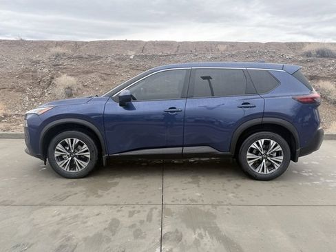 Certified 2023 Nissan Rogue SV image 4