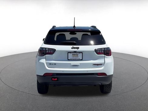 Used 2025 Jeep Compass Trailhawk AWD/4WD image 12