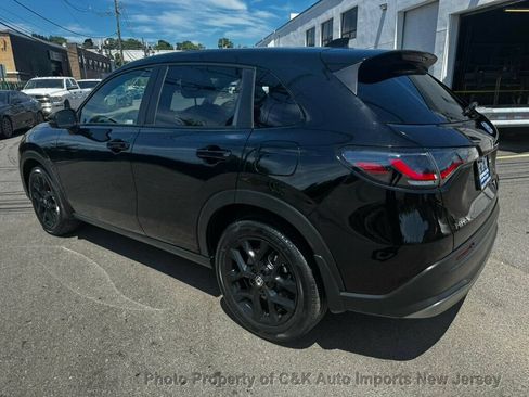Used 2023 Honda HR-V Sport image 3