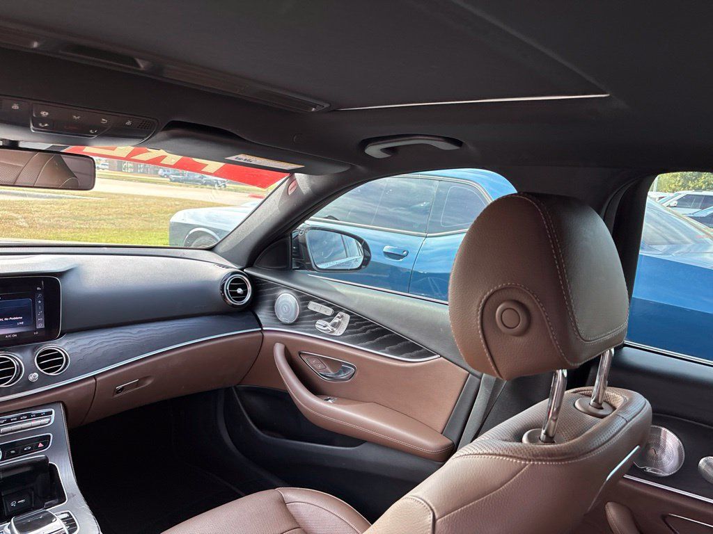 Used 2018 Mercedes-Benz E 400 4MATIC Sedan image 41