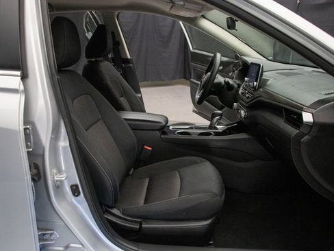 Used 2024 Nissan Altima 2.5 SV image 16