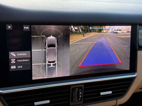 Used 2021 Porsche Cayenne image 11