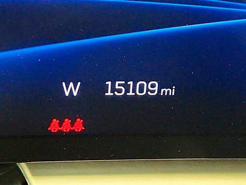 Used 2024 Cadillac Lyriq Luxury image 15