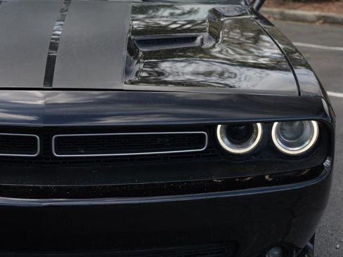 Used 2017 Dodge Challenger R/T image 20