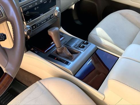 Used 2015 Lexus GX 460 w/ Premium Package AWD/4WD image 17