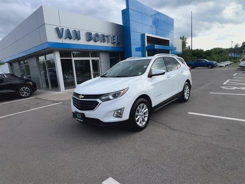 Used 2019 Chevrolet Equinox LT w/ Sun & Navigation Package image 4