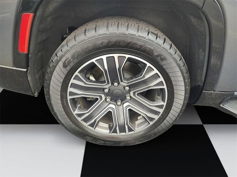 Used 2024 Jeep Wagoneer Series II w/ Flexible Seating Group image 14