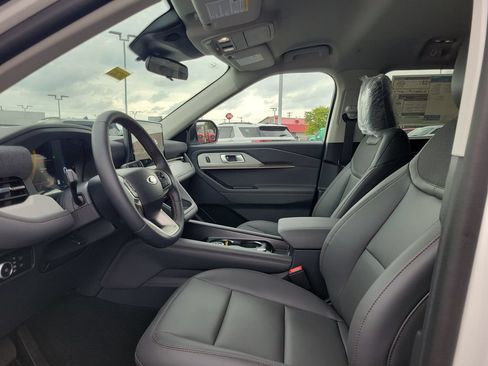 New 2026 Ford Explorer Active w/ Active Comfort Package AWD/4WD image 18